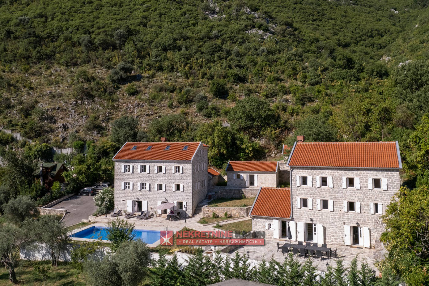 Комерційна нерухомість, 8611 м², 4 500 000$ — FAKTOR